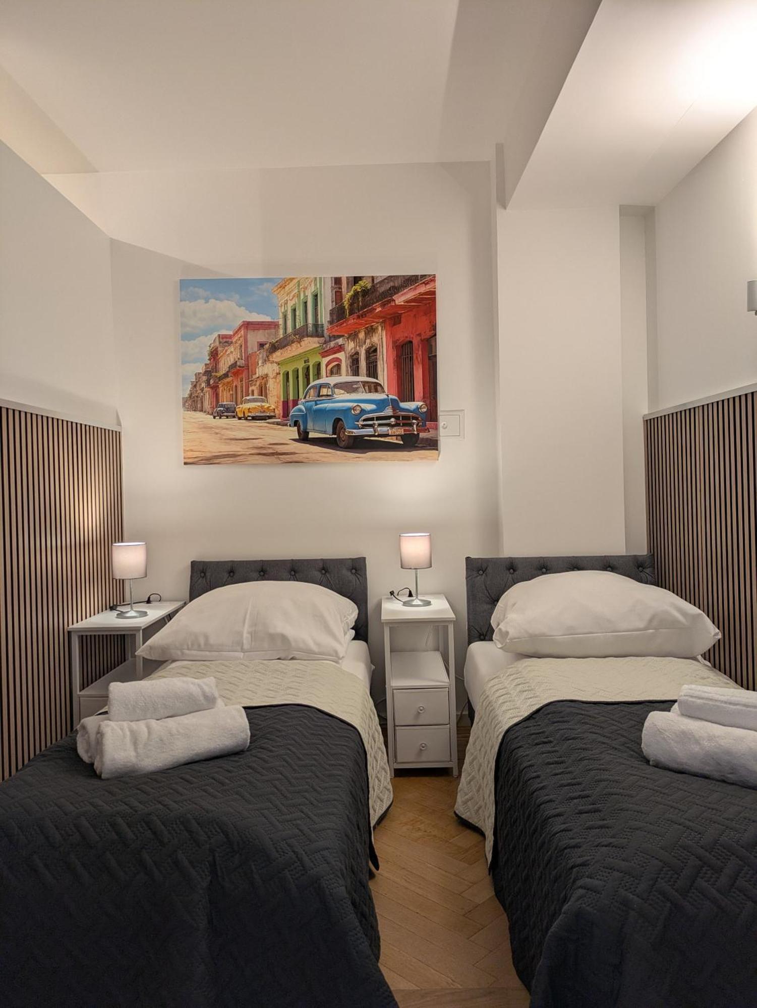 Place Direkt Am Karlsplatz - Stachus 70 Qm Mit 2 Schlafzimmer Mila Munich
