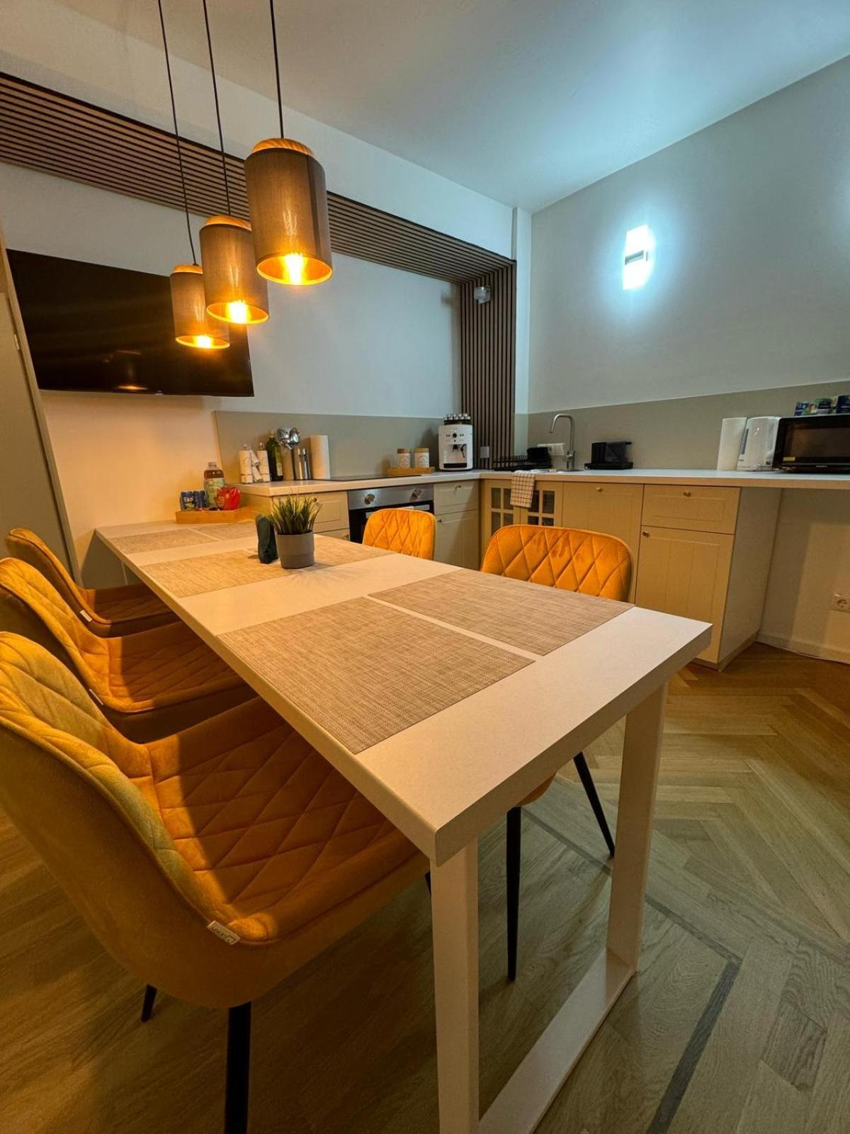 Place Direkt Am Karlsplatz - Stachus 70 Qm Mit 2 Schlafzimmer Mila München