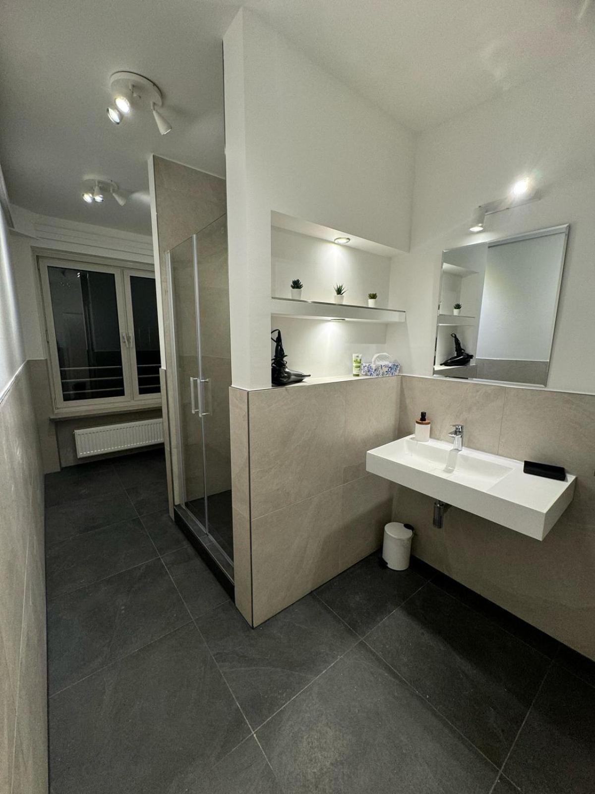 Apartment Place Direkt Am Karlsplatz - Stachus 70 Qm Mit 2 Schlafzimmer Mila *