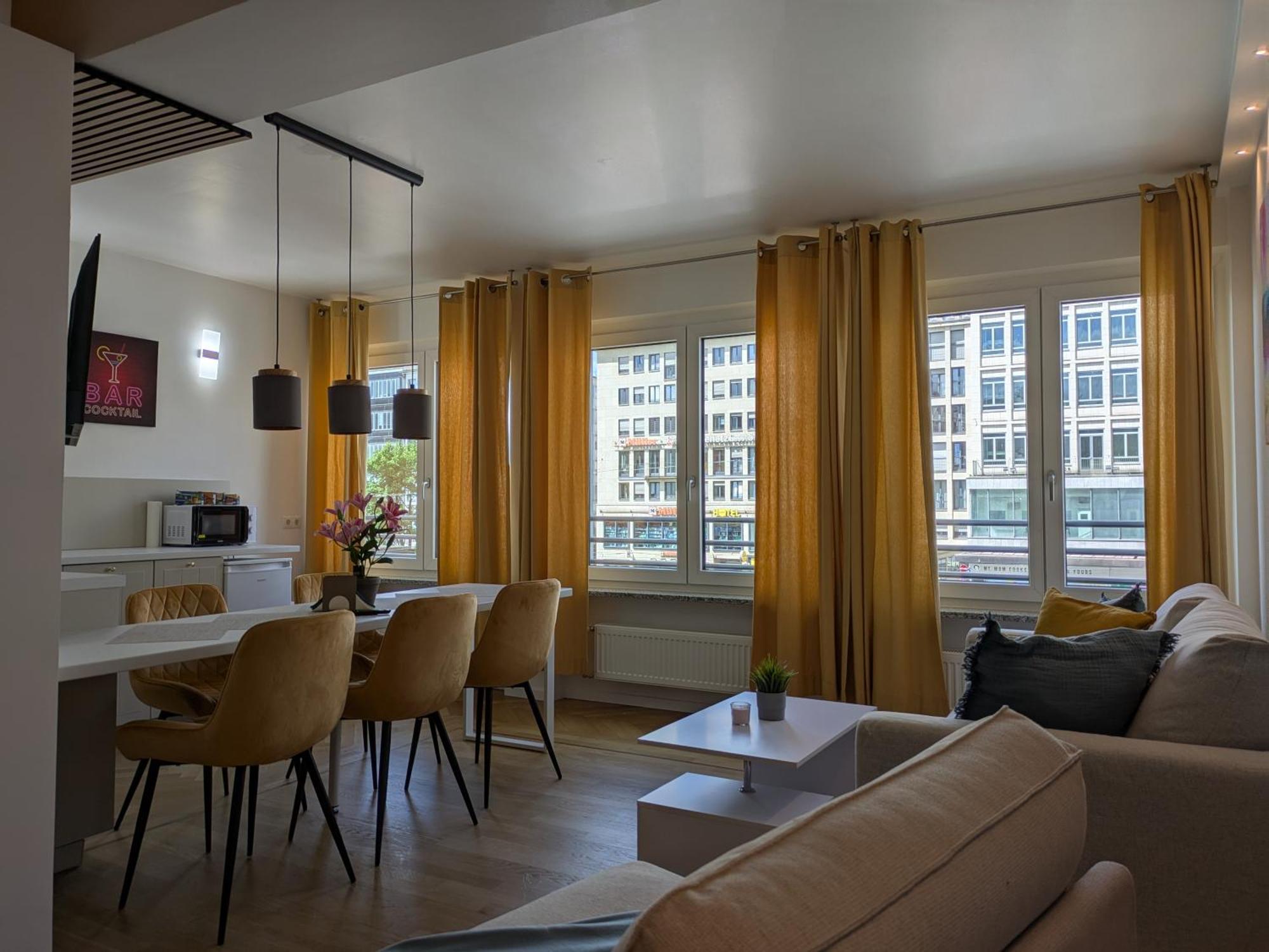 Place Direkt Am Karlsplatz - Stachus 70 Qm Mit 2 Schlafzimmer Mila * München